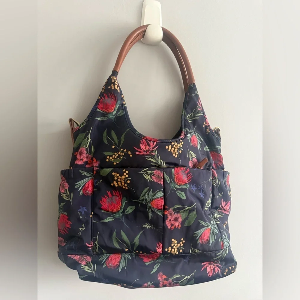 OiOi Quilted Floral Tote Diaper Bag – Organizer Interior